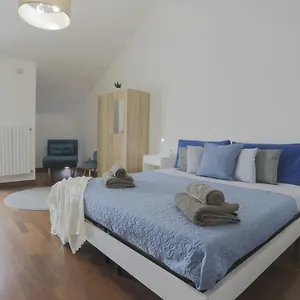 Nolo Uptown Apartament