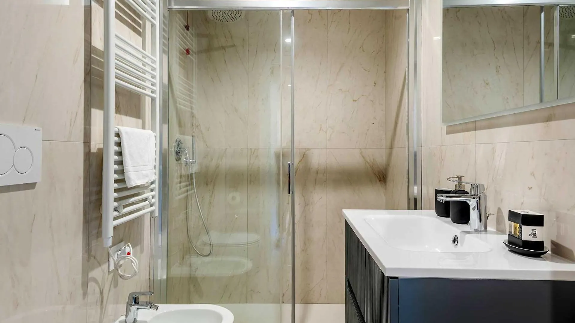 Velasca Tower Apartments Milão