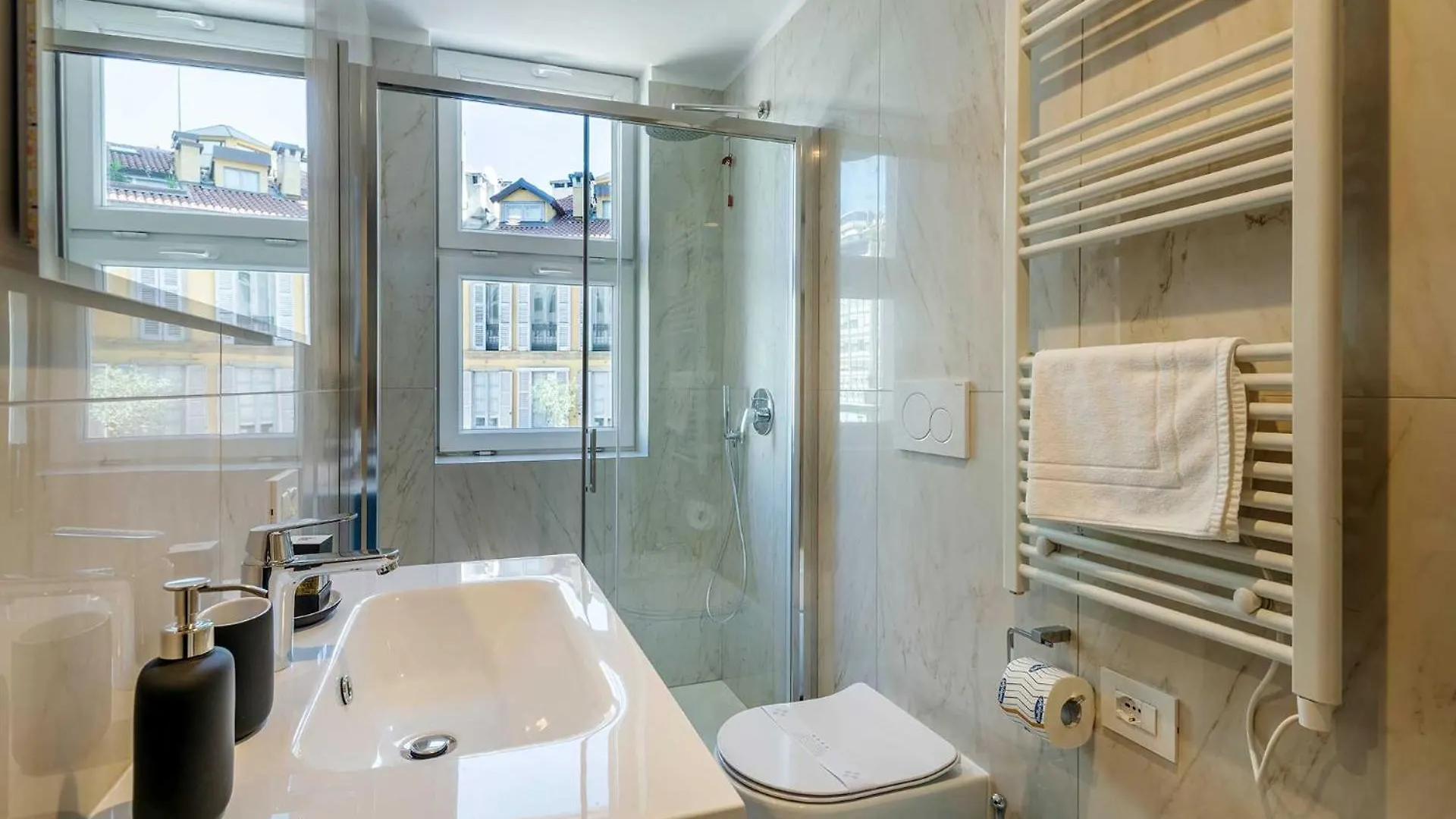 Velasca Tower Apartments Milano Italia