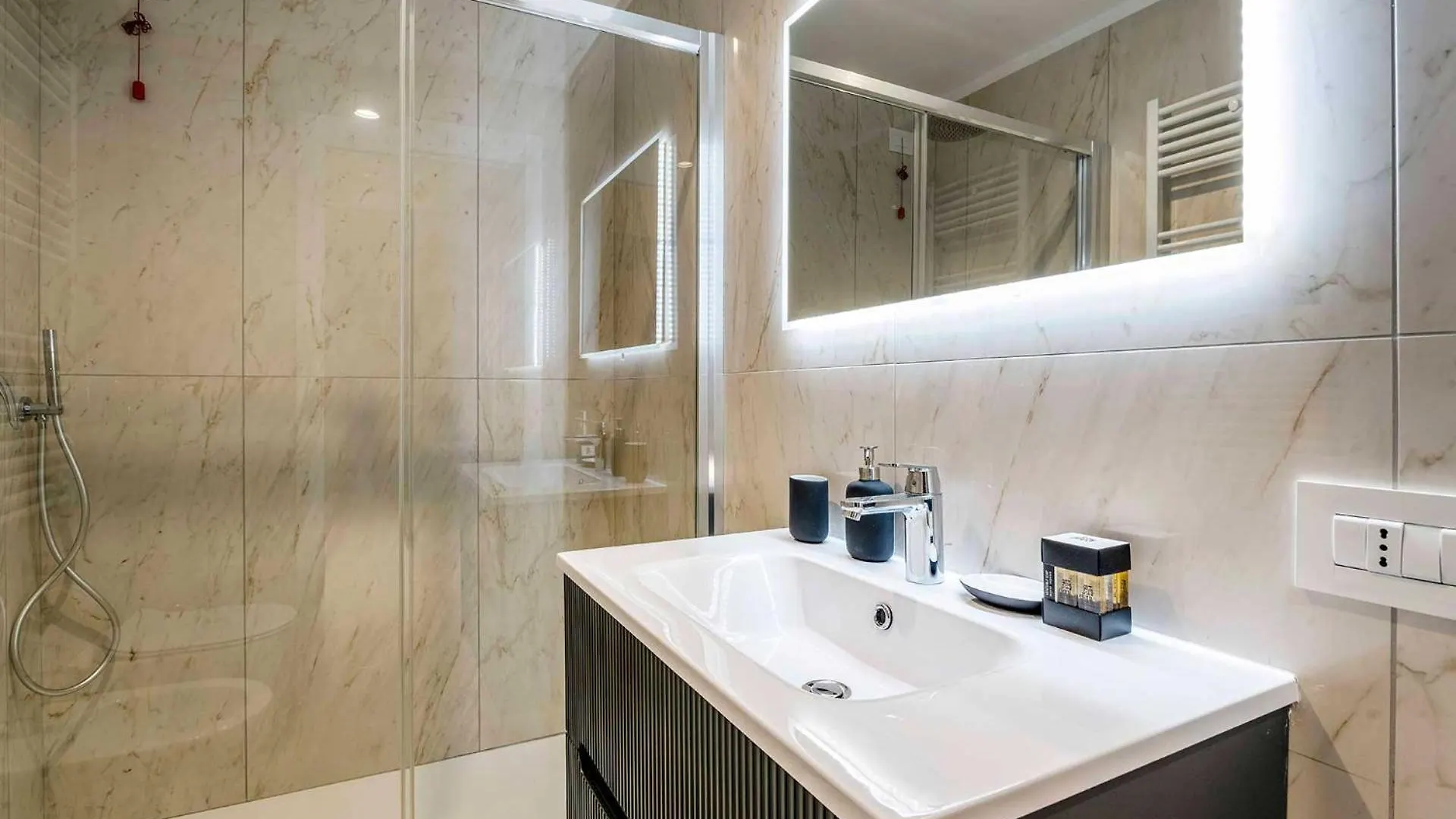 Velasca Tower Apartments Milão
