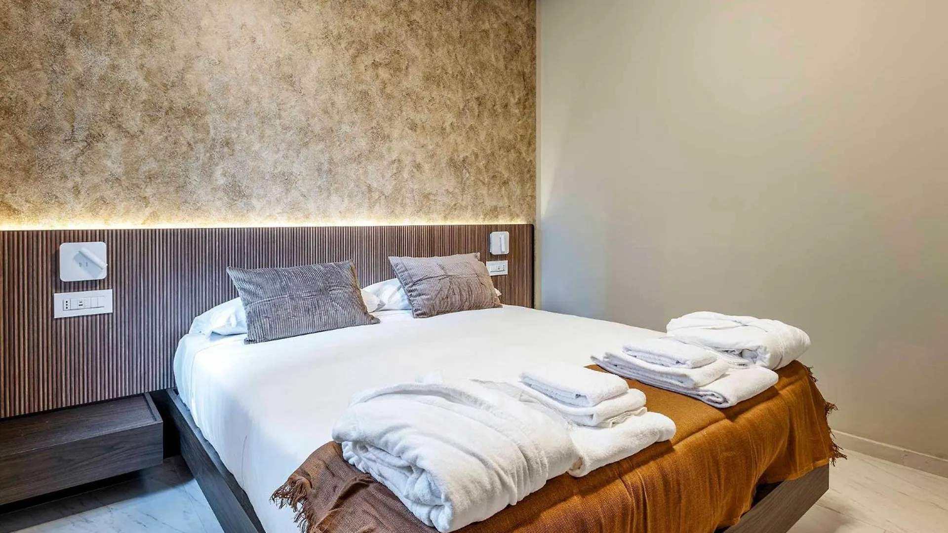 Velasca Tower Apartments Milano